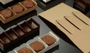 Tray uit ultralicht golfpapier